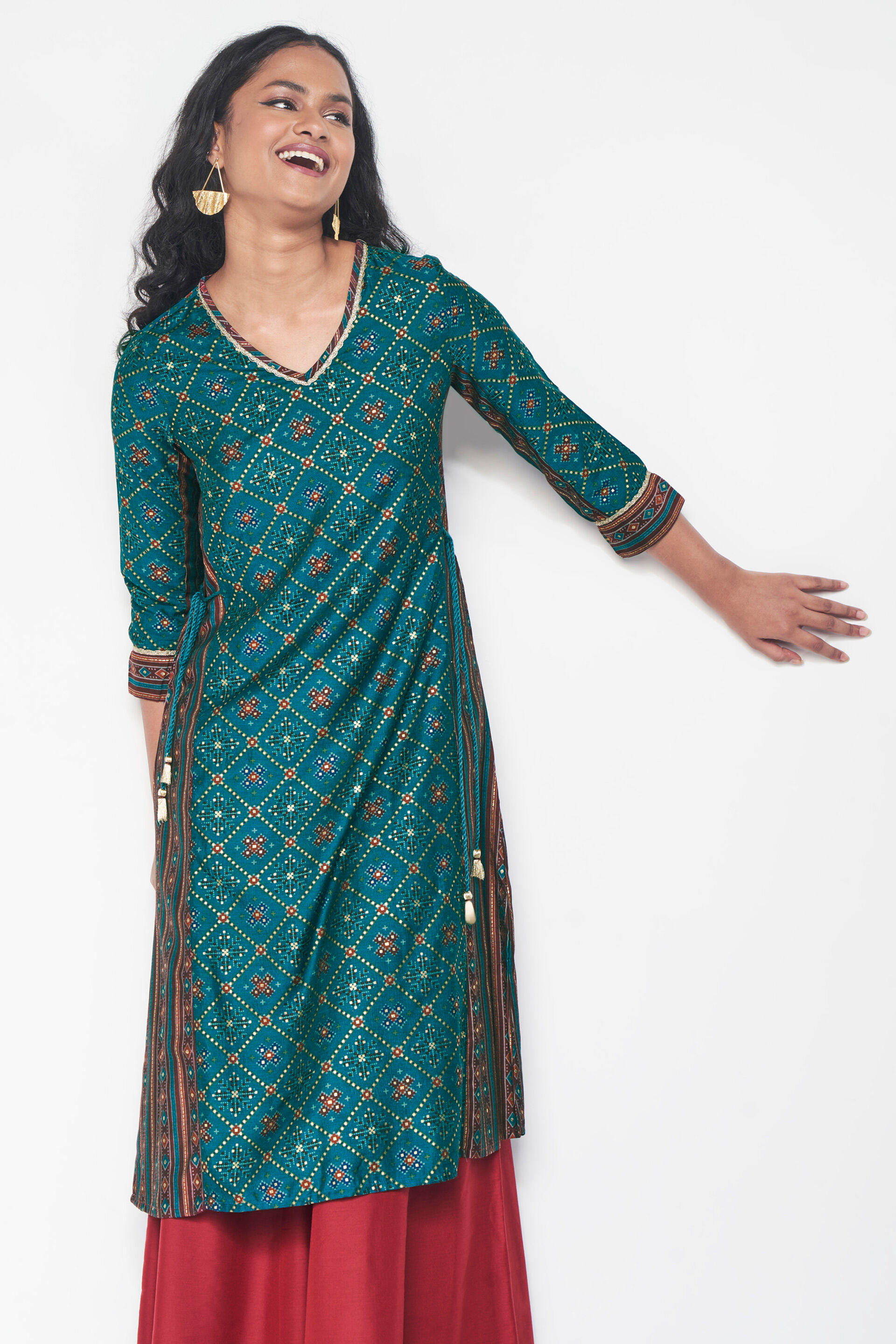 Women Ethnic Wear Explore Stylish Festive Tops and Printed Kurtas